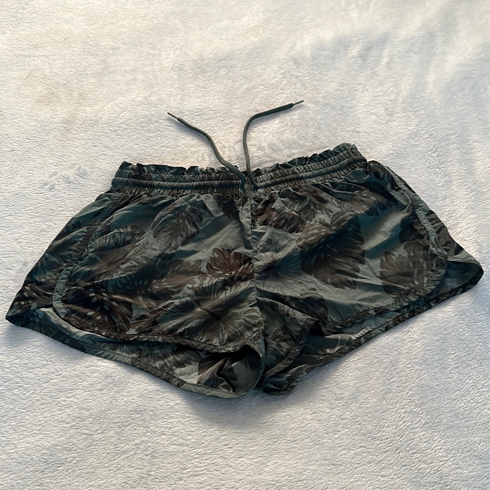 Wind breaker material and fits true to size